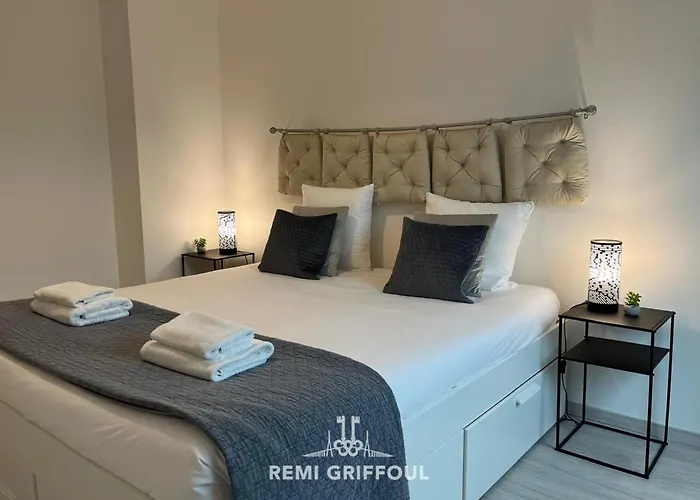 Les 4 Elements 4 Balcony Elevator & Private Parking Sleeps 4 Honfleur