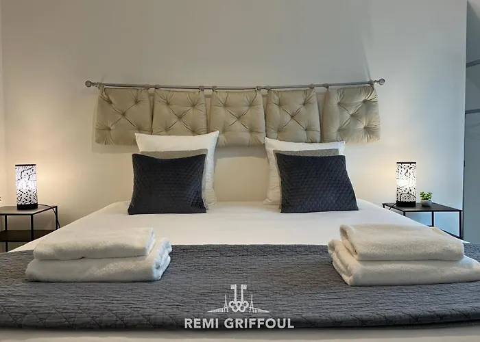 Les 4 Elements 4 Balcony Elevator & Private Parking Sleeps 4 Апартаменты Онфлёр